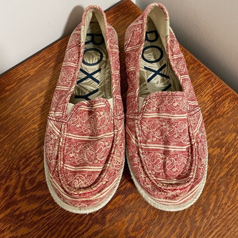 ROXY- Minnow Slip-On Shoes - Picture 2 of 5